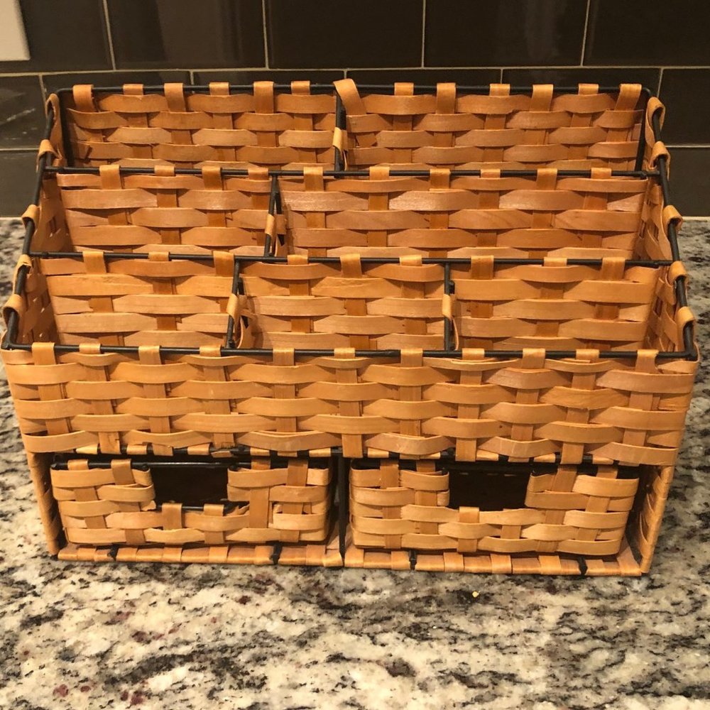 Desktop organizer basket with black metal